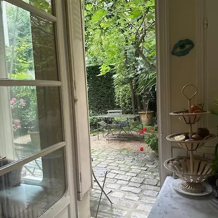 Maison Avec Jardin, Centre, 5 *